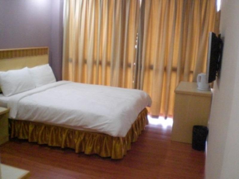 Oyo 89866 Houz Inn Bintulu Bagian luar foto
