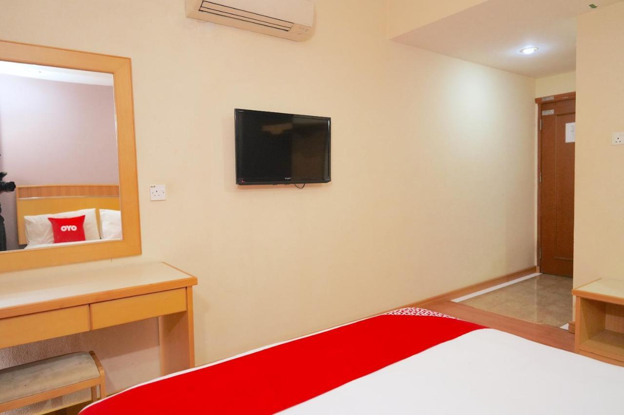 Oyo 89866 Houz Inn Bintulu Bagian luar foto