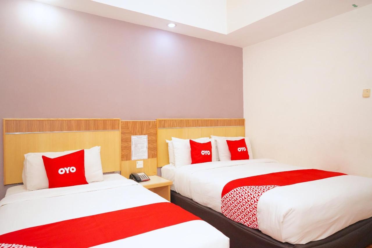 Oyo 89866 Houz Inn Bintulu Bagian luar foto