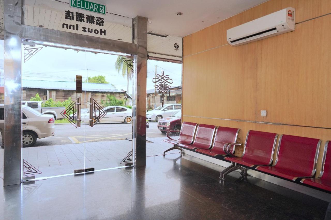 Oyo 89866 Houz Inn Bintulu Bagian luar foto
